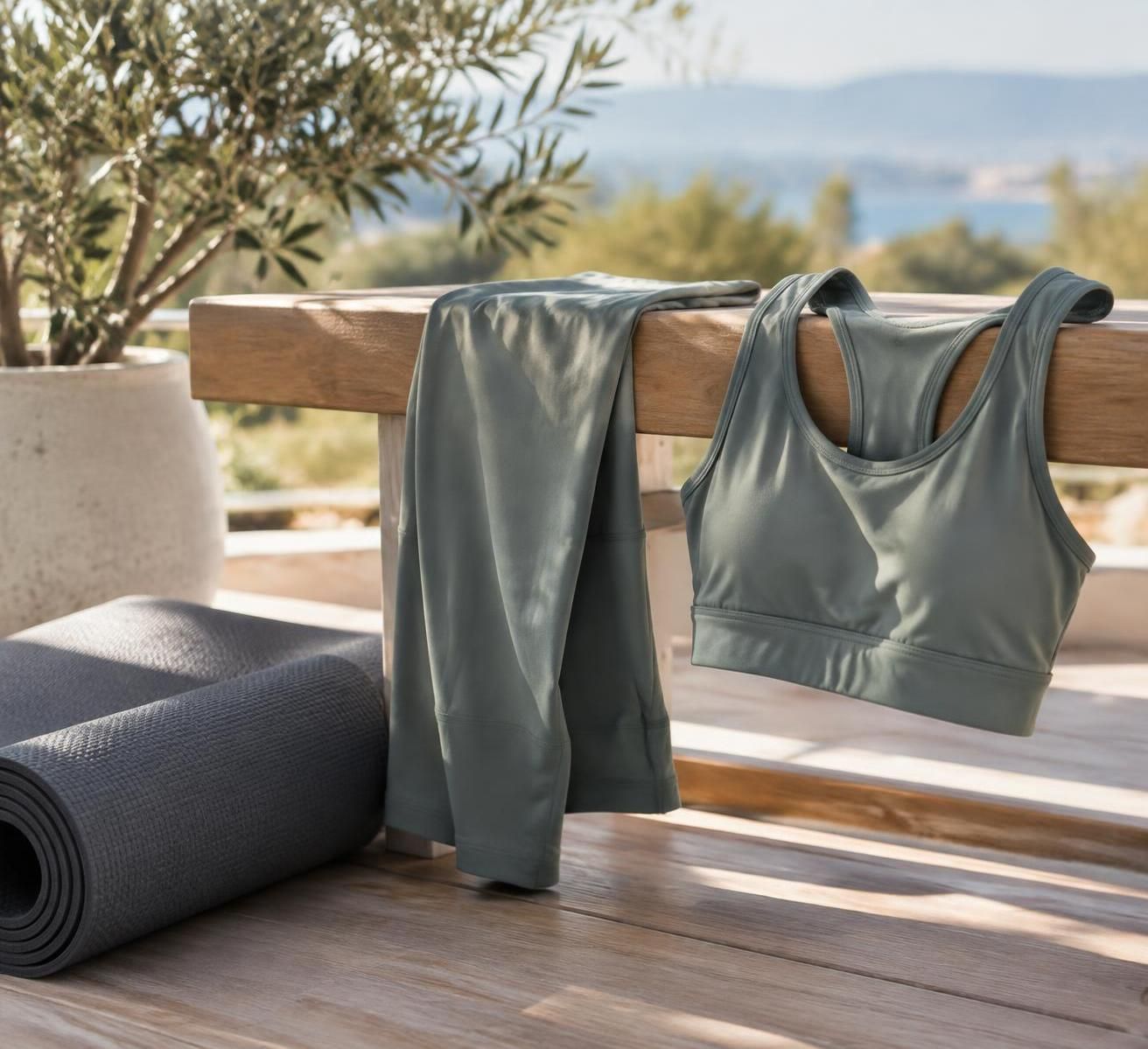 découvrez comment choisir une tenue de yoga confortable et adaptée à votre pratique, avec des conseils sur les matières, la coupe et la liberté de mouvement.